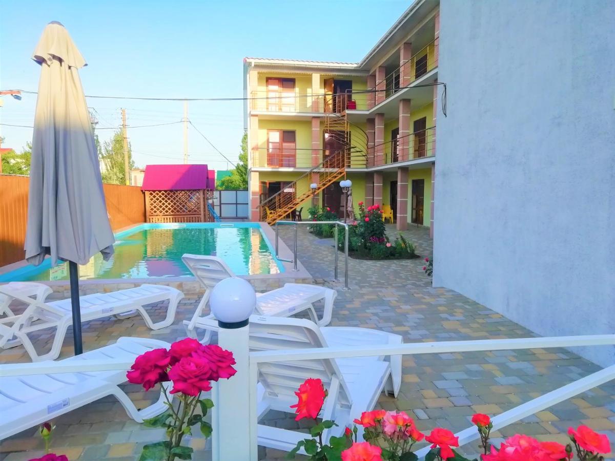 Solnechnaia Dacha Aparthotel Zatoka Luaran gambar