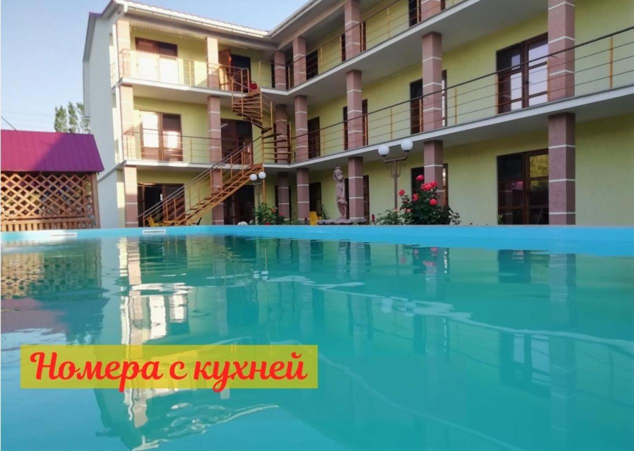 Solnechnaia Dacha Aparthotel Zatoka Luaran gambar