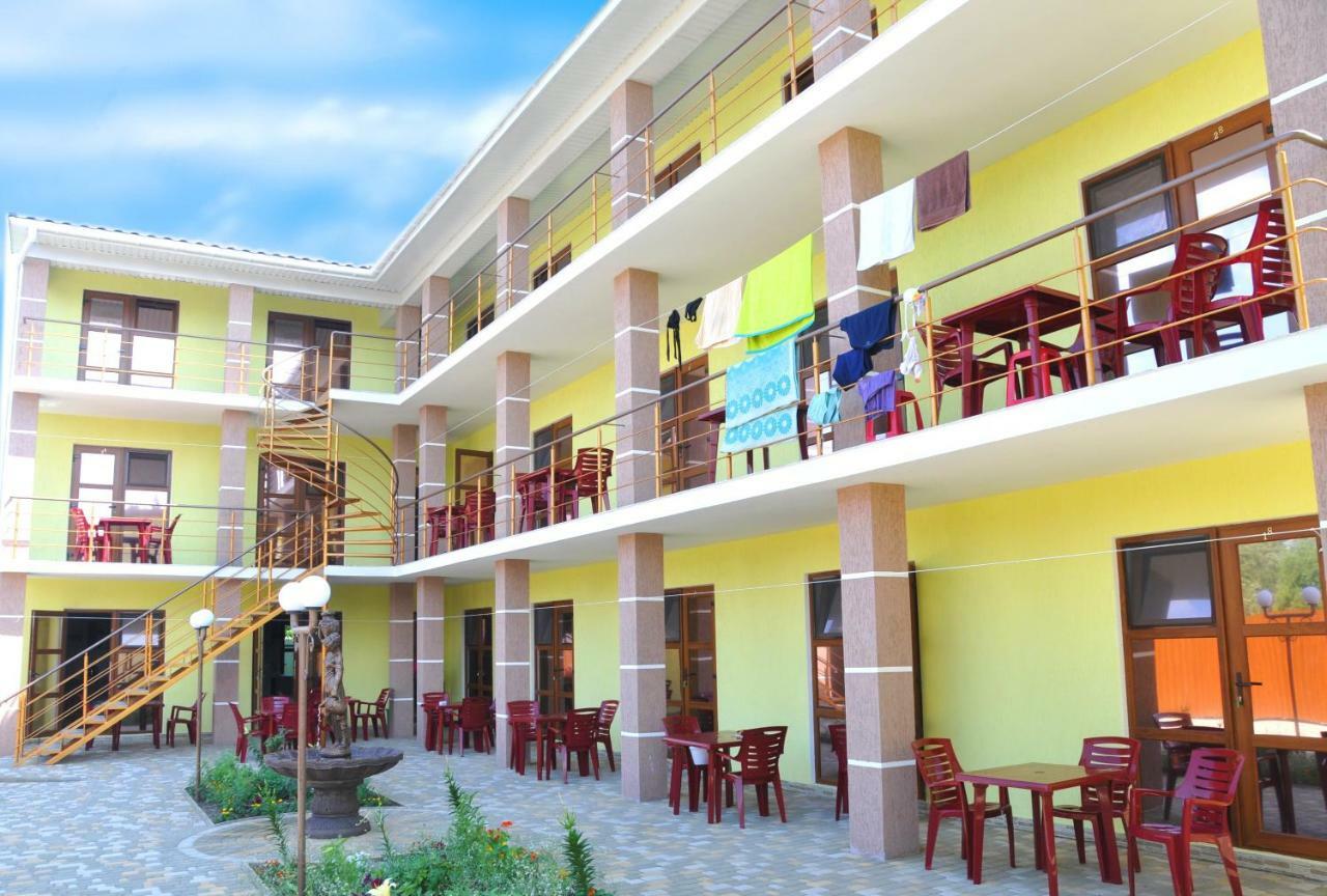 Solnechnaia Dacha Aparthotel Zatoka Luaran gambar